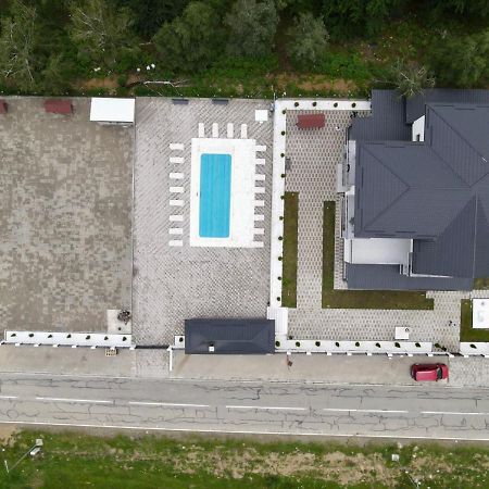 Casa De Vacanta Larisa Novaci-Străini Екстериор снимка