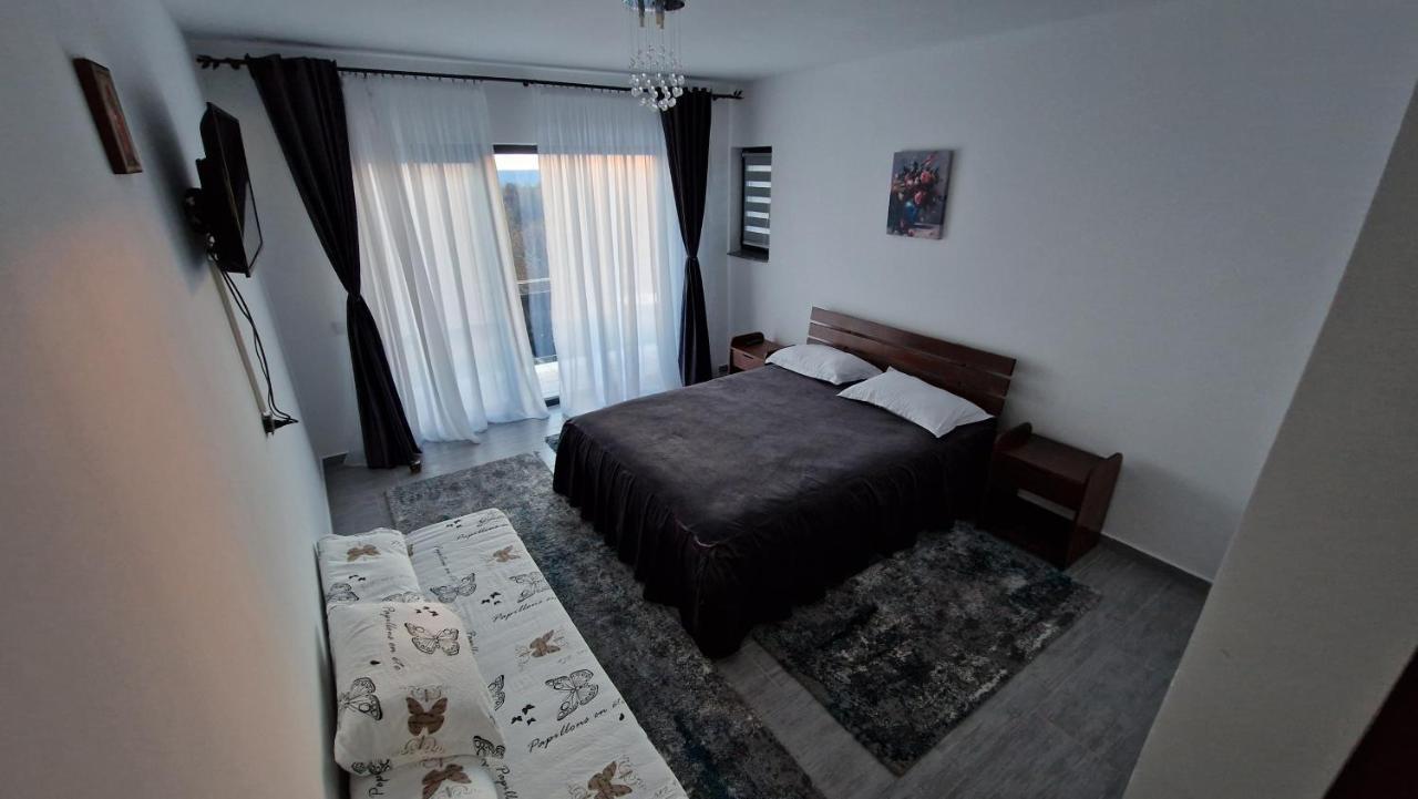 Casa De Vacanta Larisa Novaci-Străini Екстериор снимка