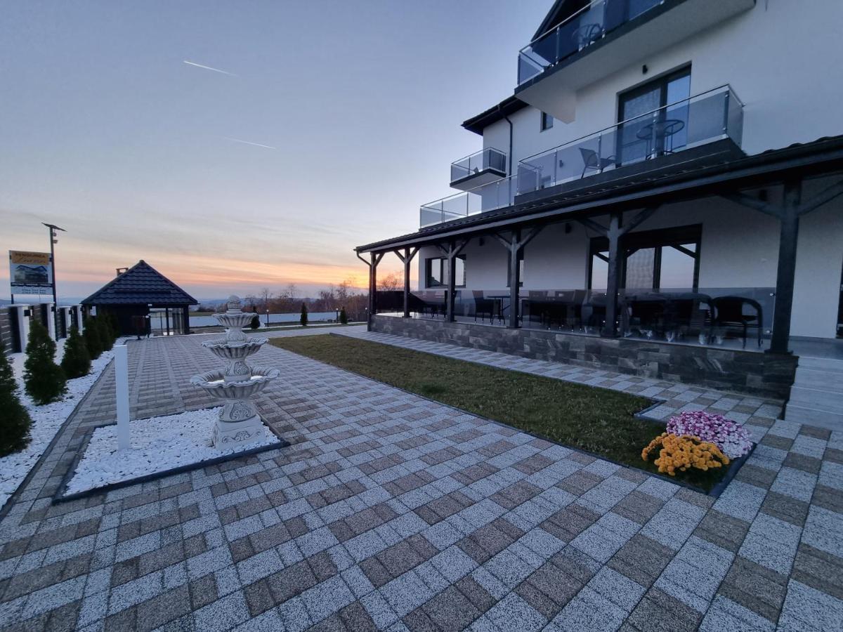 Casa De Vacanta Larisa Novaci-Străini Екстериор снимка
