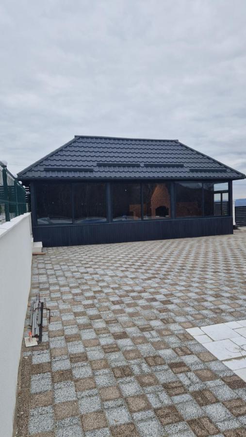 Casa De Vacanta Larisa Novaci-Străini Екстериор снимка