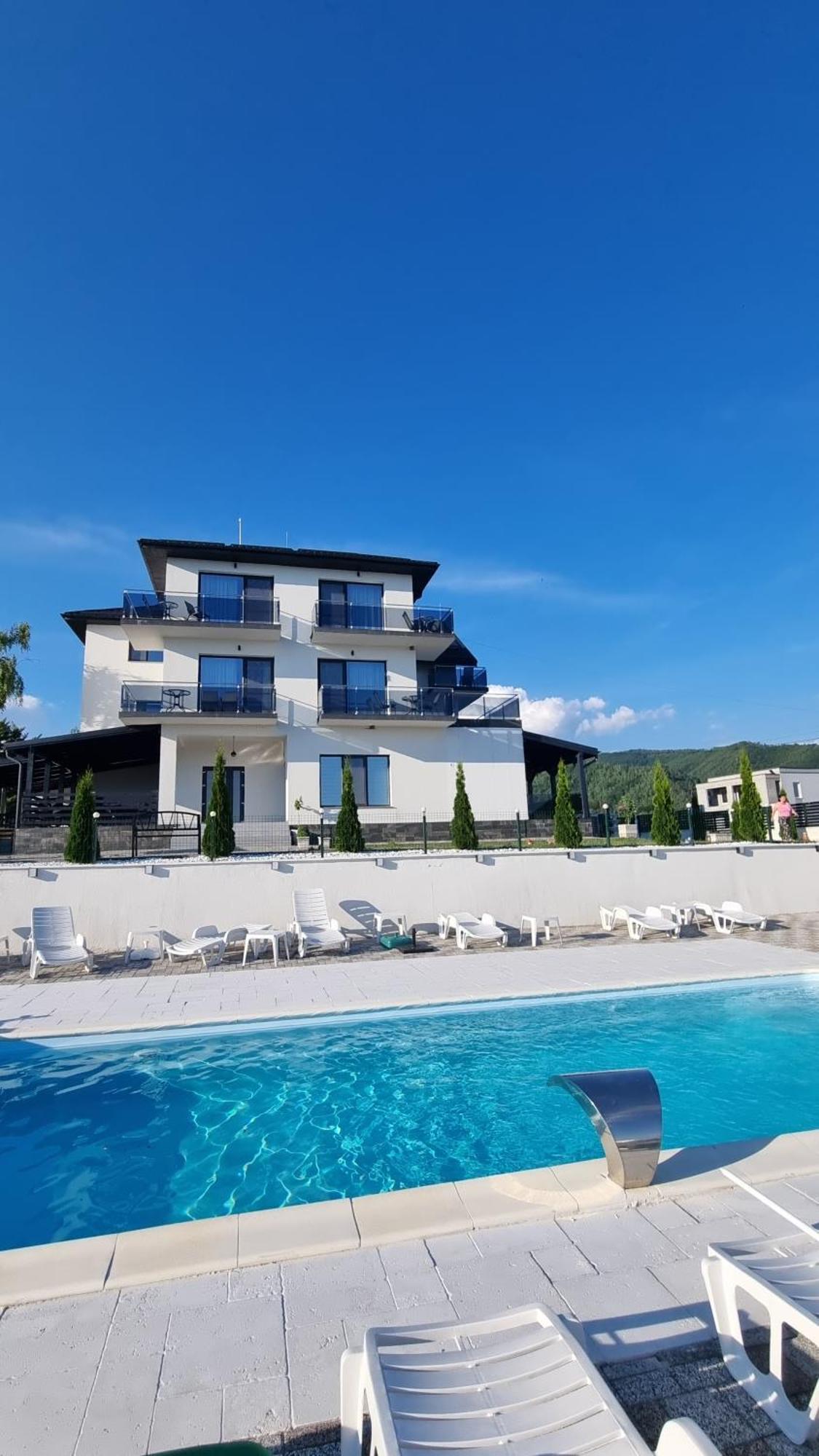Casa De Vacanta Larisa Novaci-Străini Екстериор снимка